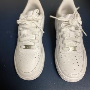 Air Force 1’s size 4.5